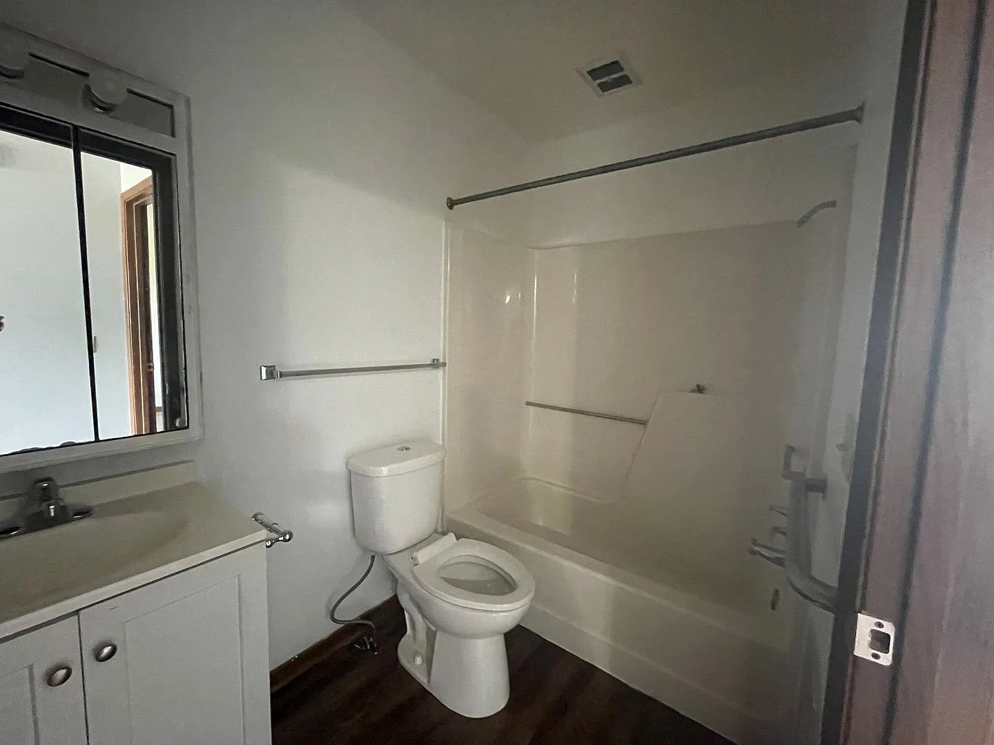 1131 Marsh Ave — Photo 4