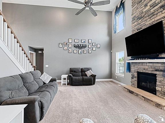 3rd image of 9275 Village Meadows Dr