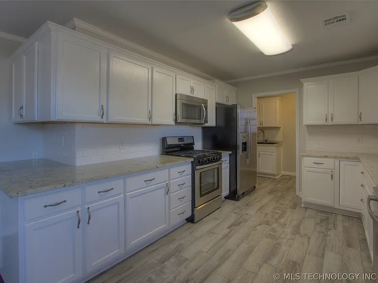 6635 E 54th St — Photo 7