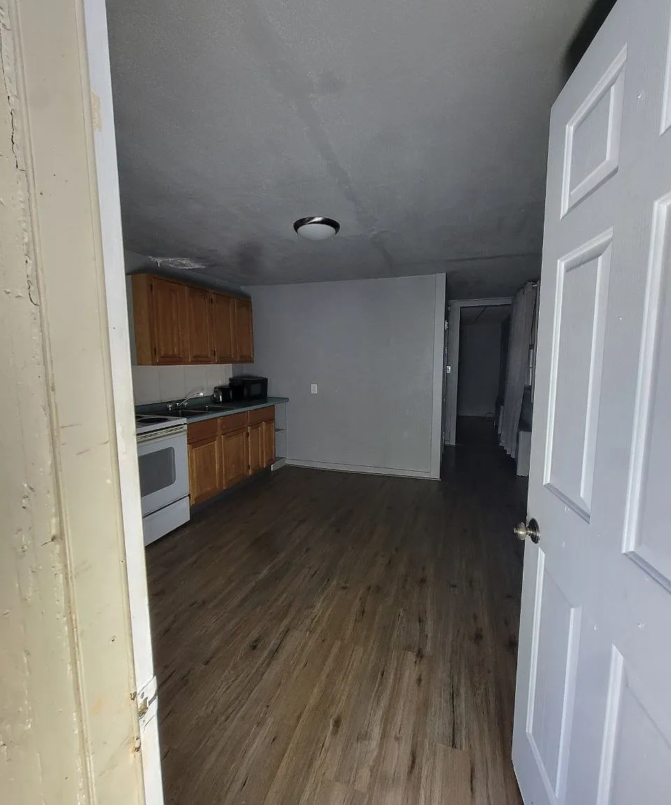 1 bed, 500 sqft, $900 — Photo 2