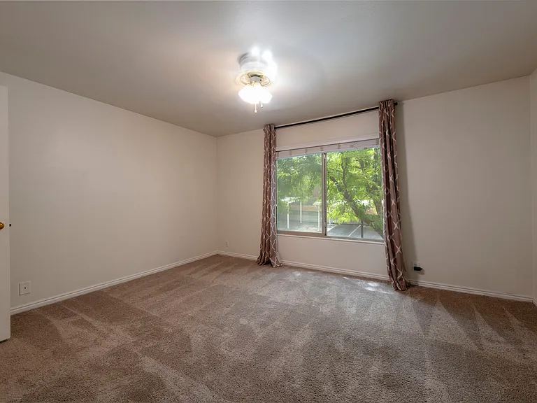 953 E Springcrest Ct #20 — Photo 10