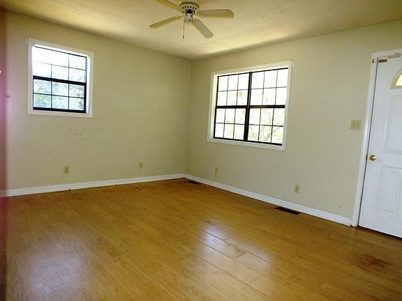 4th image of 184 N Brummitt St