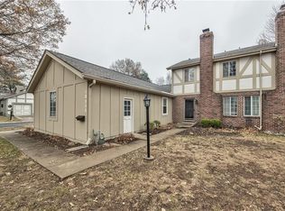 10111 Edelweiss Cir, Merriam, KS 66203