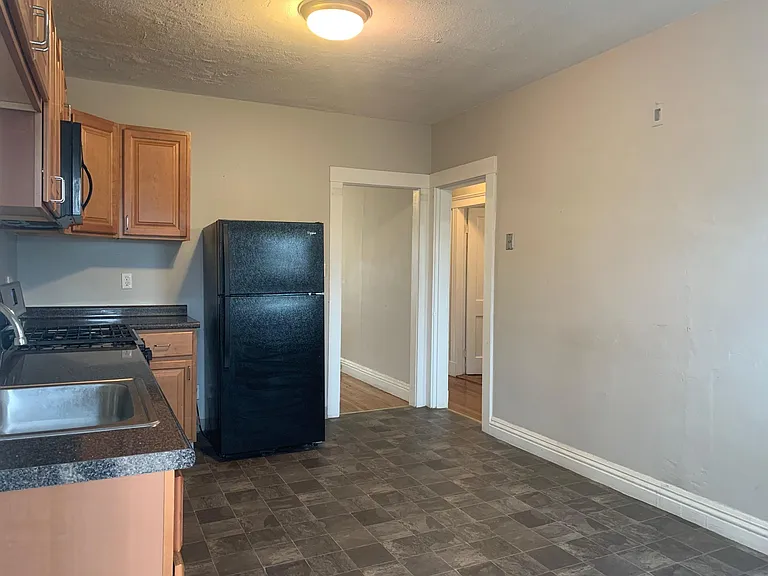 33 Lourdes Ave — Photo 8