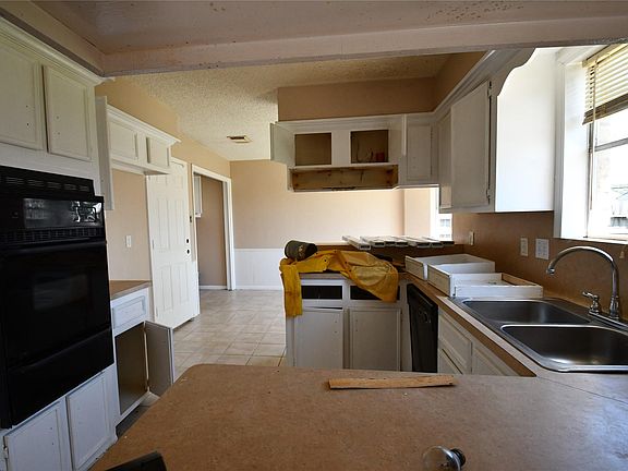 5th image of 435 Breeze Park Dr
