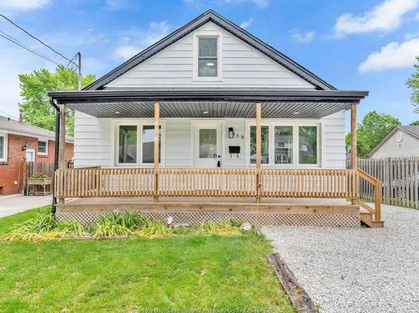 458 Saint Pierre St, Tecumseh, ON N8N 1Y9