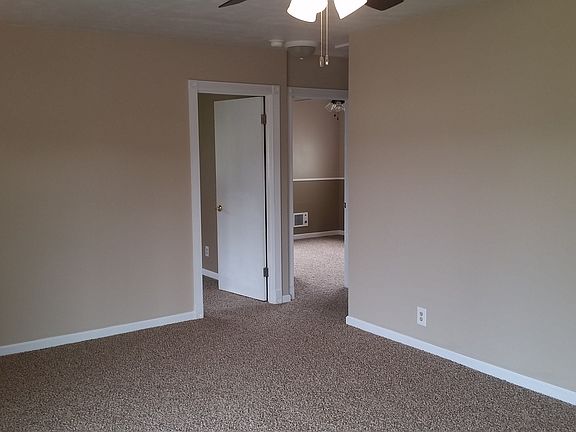 3rd image of 263 N Kentucky Ave
