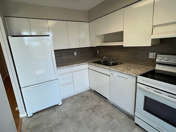 5th image of 1327 Keith Rd E #306
