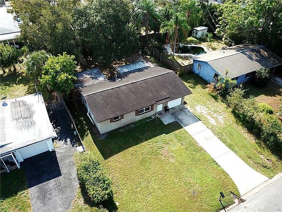 2nd image of 3122 Stratford Dr