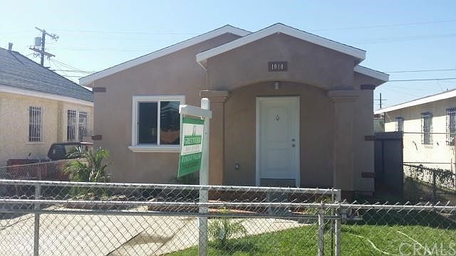 1st image of 1040 W 65th St