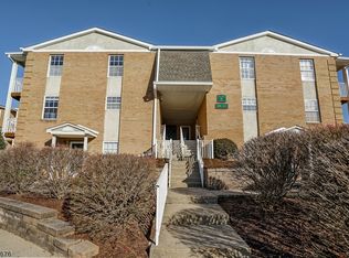 201 Vista Dr, Cedar Knolls, NJ 07927
