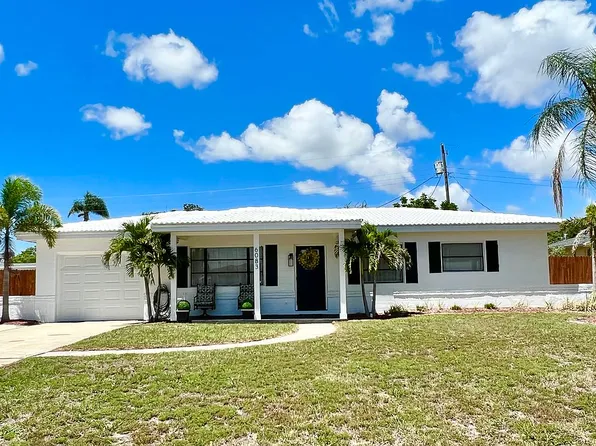 6083 50th Ave N, Kenneth City, FL 33709