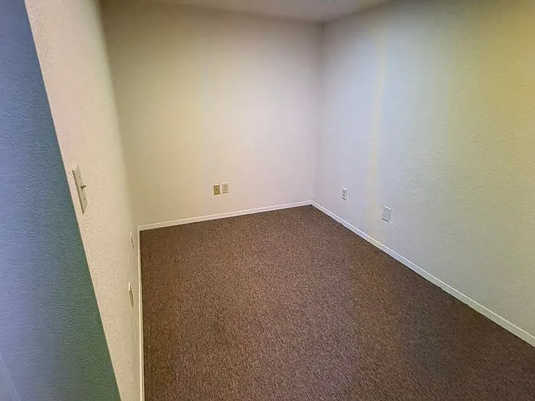 1069 N Meridian Rd — Photo 9