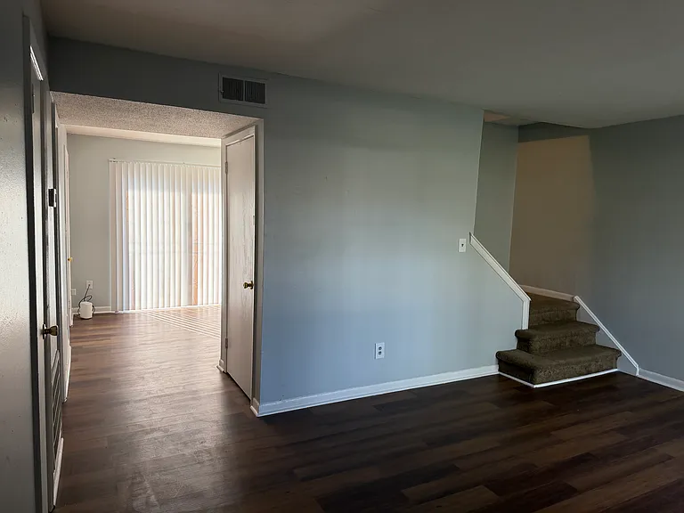 223 Peyton Pl SW — Photo 4