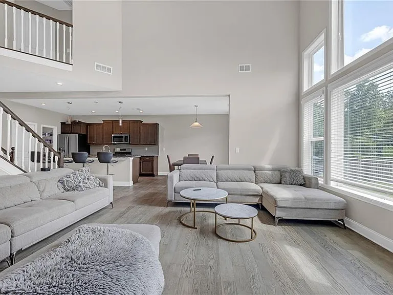 1645 Hillcrest Dr — Photo 10