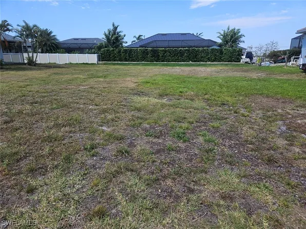 420 SW 38th Pl, Cape Coral, FL 33991