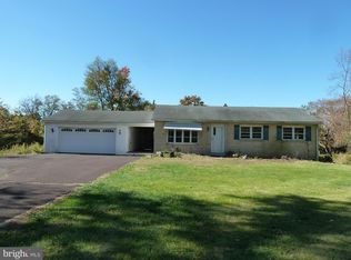 2744 Bedminster Rd, Perkasie, PA 18944