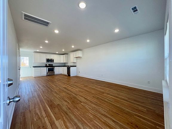 3rd image of 1204 Nedra Dr Unit A-1