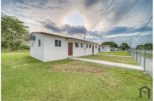 17725 SW 103rd Ave Photo 1