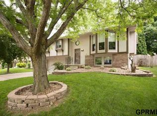 12915 Hartman Ave, Omaha, NE 68164