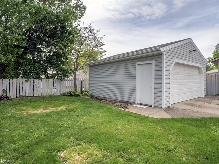 1060 Orchard Ave NE — Photo 19