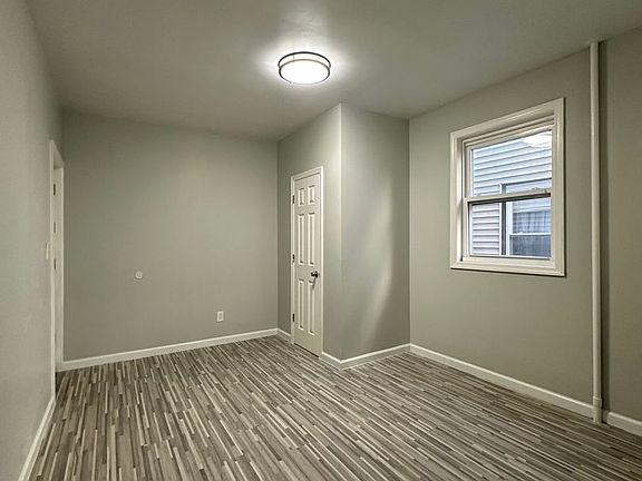 3rd image of 380 Somerset St #4