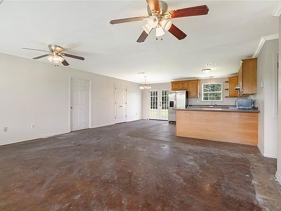4th image of 13515 Rosewood Ln