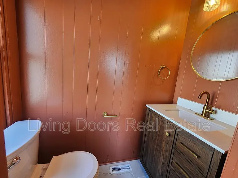602 C St — Photo 14