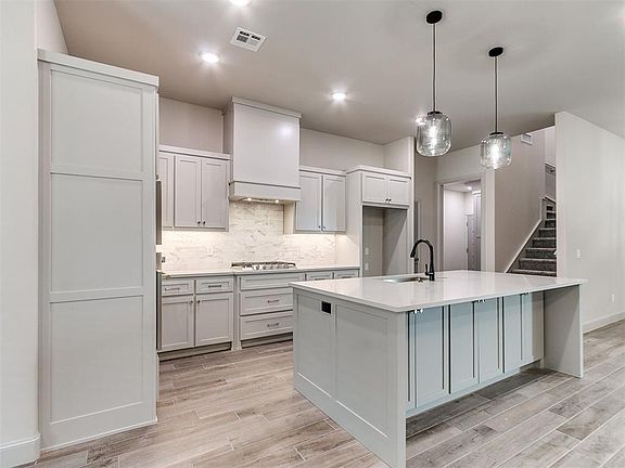 2nd image of 16108 Segovia Dr