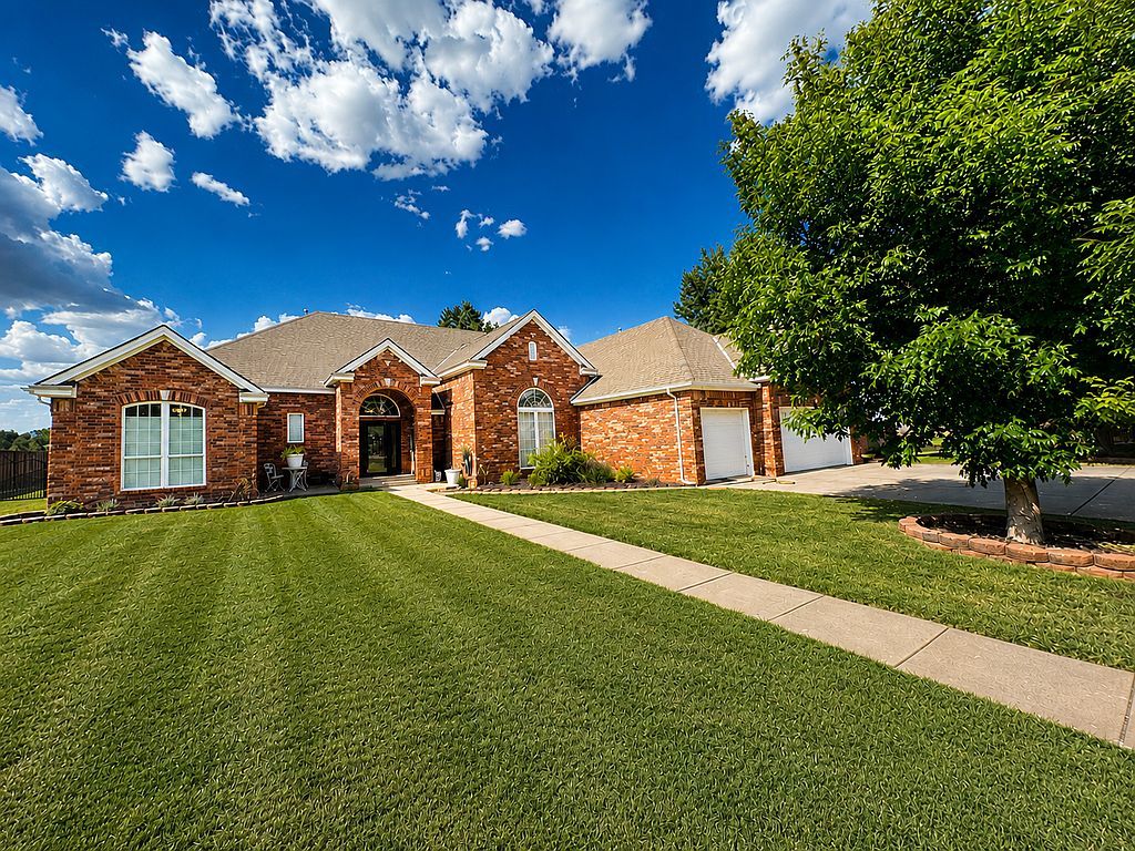515 Chisholm Trl - Property Image