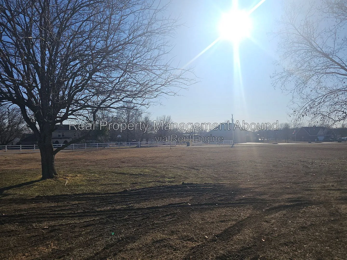 4 bed, 3.0 bath, 2663 sqft, $2,400 — Photo 4
