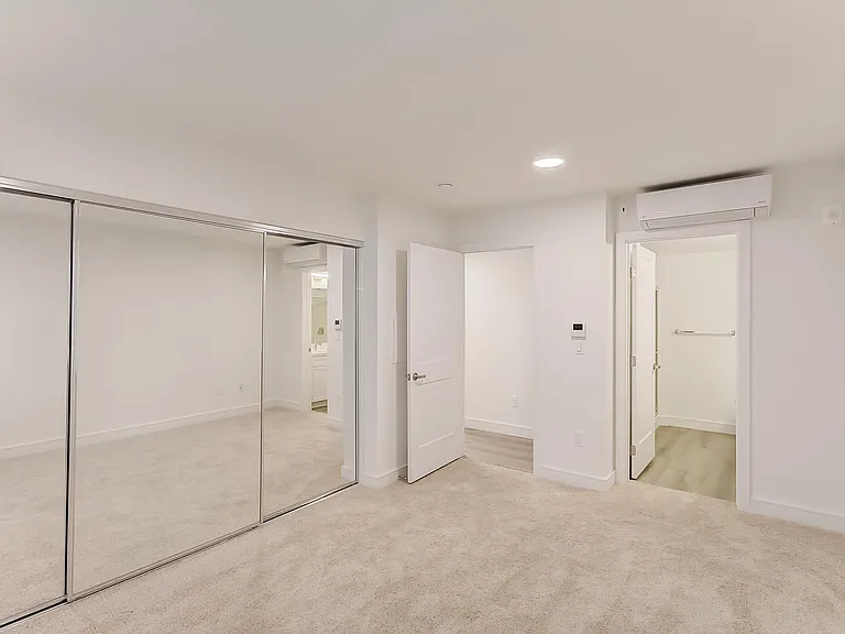 The Kingsley Diplomat Apartments — Photo 18