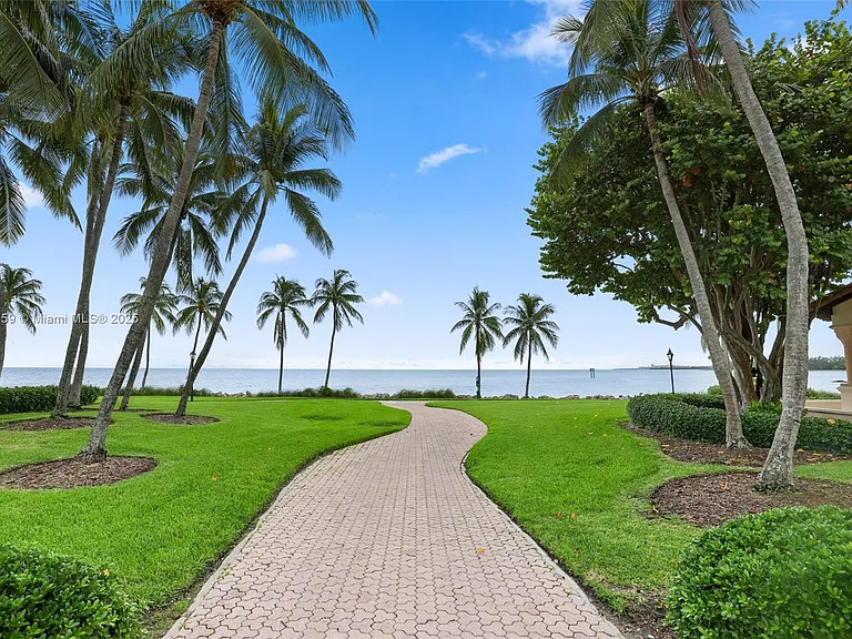 19216 Fisher Island Dr #19216 — Photo 58