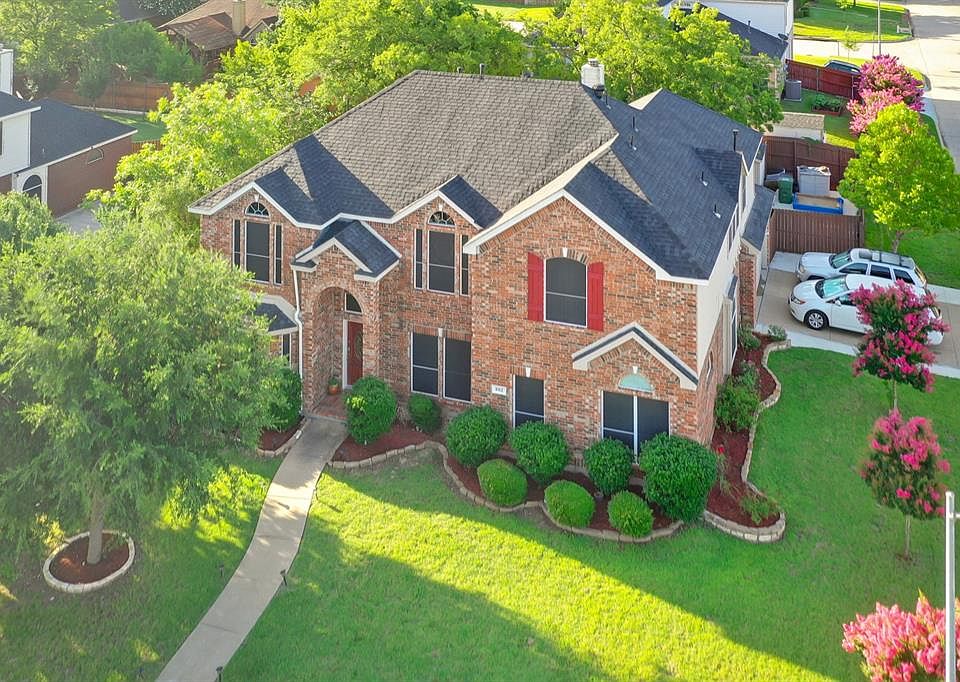 1st image of 802 Dover Heights Trl