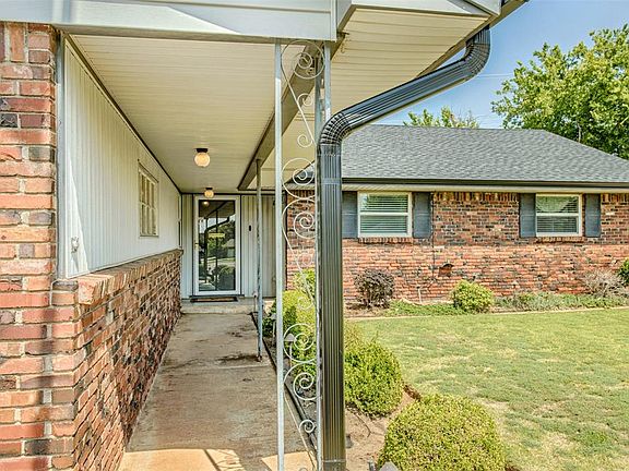 3rd image of 6104 N Allison Dr