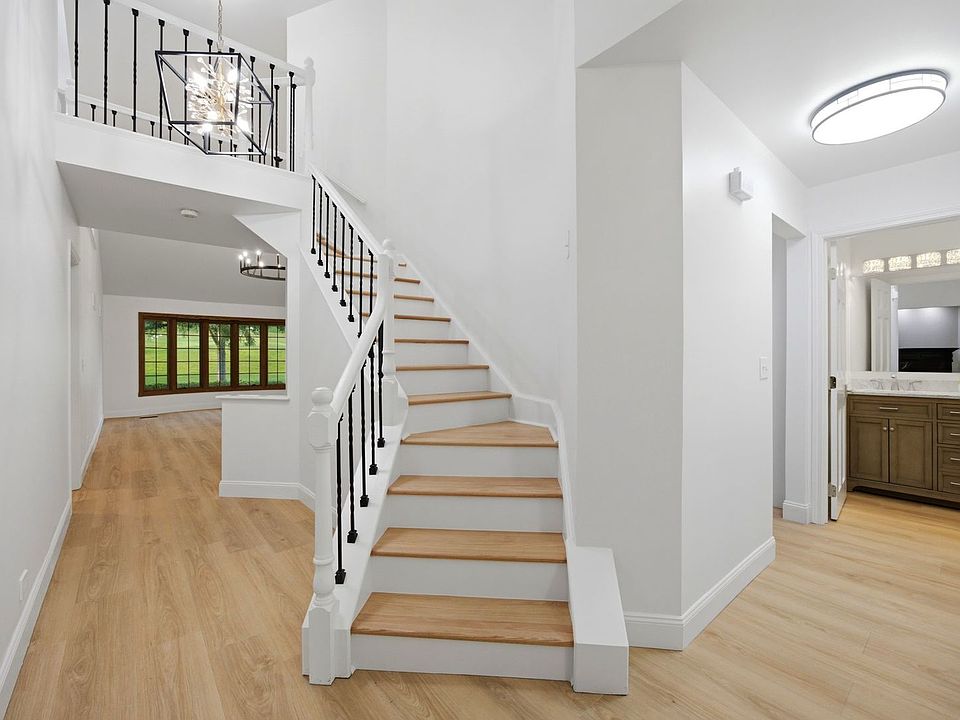 10650 Golf Rd, Orland Park, IL 60462 | MLS #12732952 | Zillow