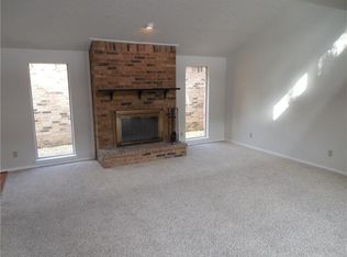 3253 Whispering Oak, Farmers Branch, TX 75234