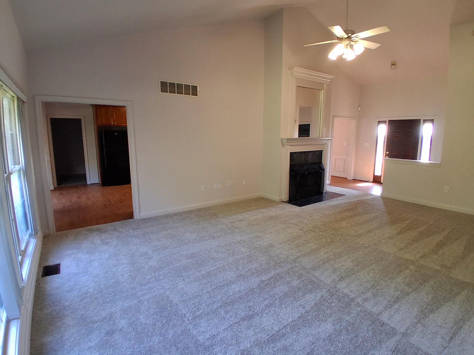 3 bed, $2,177 — Photo 2