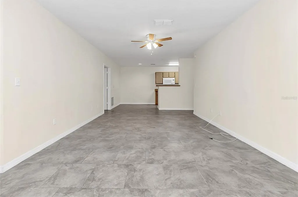 2 bed, 2.0 bath, 996 sqft, $1,600 — Photo 2