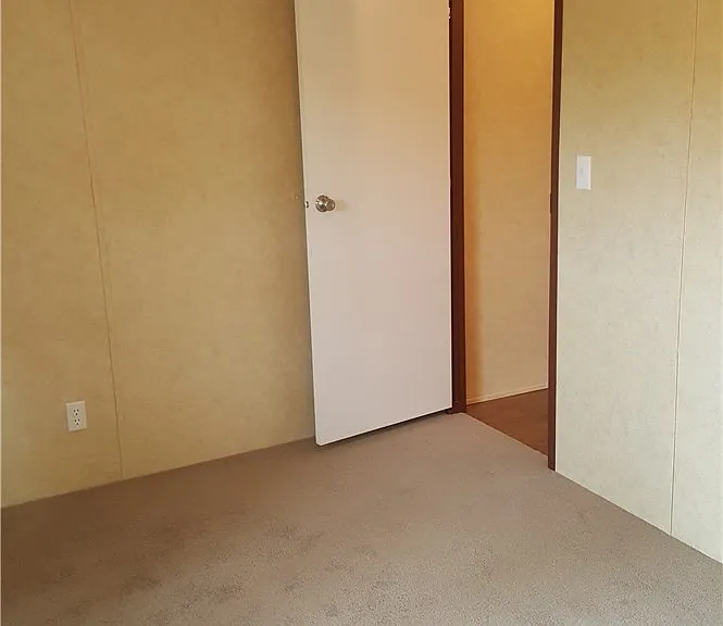 810 McDonald St — Photo 17