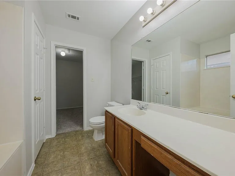 2905 Rainy River Dr — Photo 35