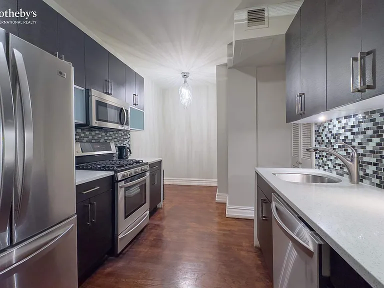 2109 Broadway #112 — Photo 5