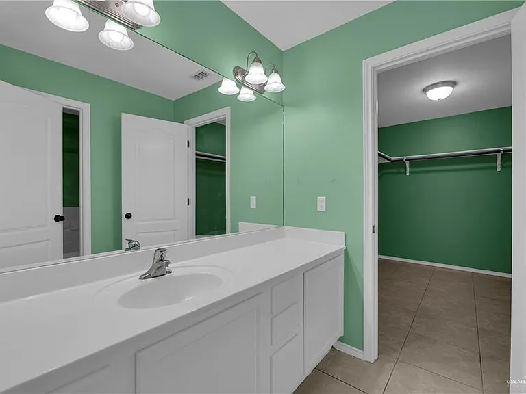 3619 Prestwick St — Photo 13