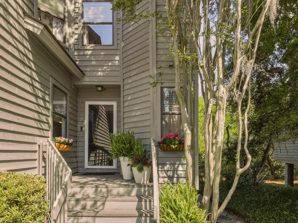 1069 Marsh Court Ln, Mount Pleasant, SC 29464