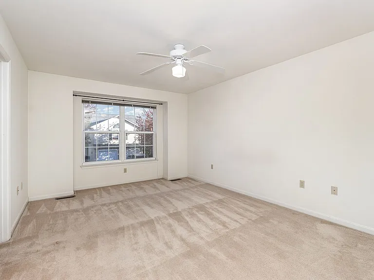 127 Cardinal Ln — Photo 17