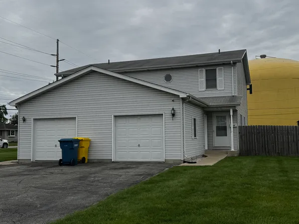 910 N Wheeler St, Griffith, IN 46319