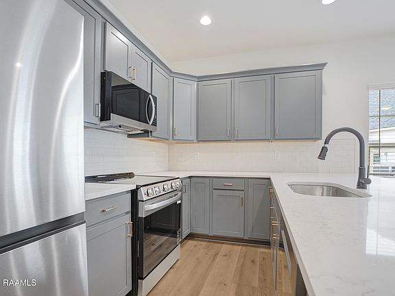 4th image of 108 Ridgedale Aly