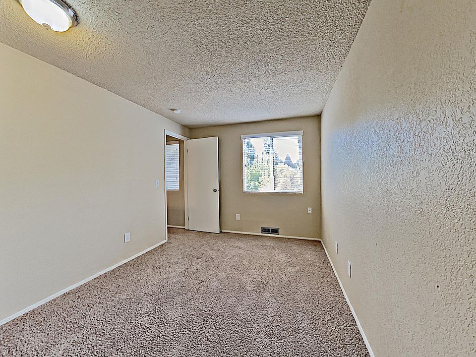 1st image of 13438 NE 136th Pl