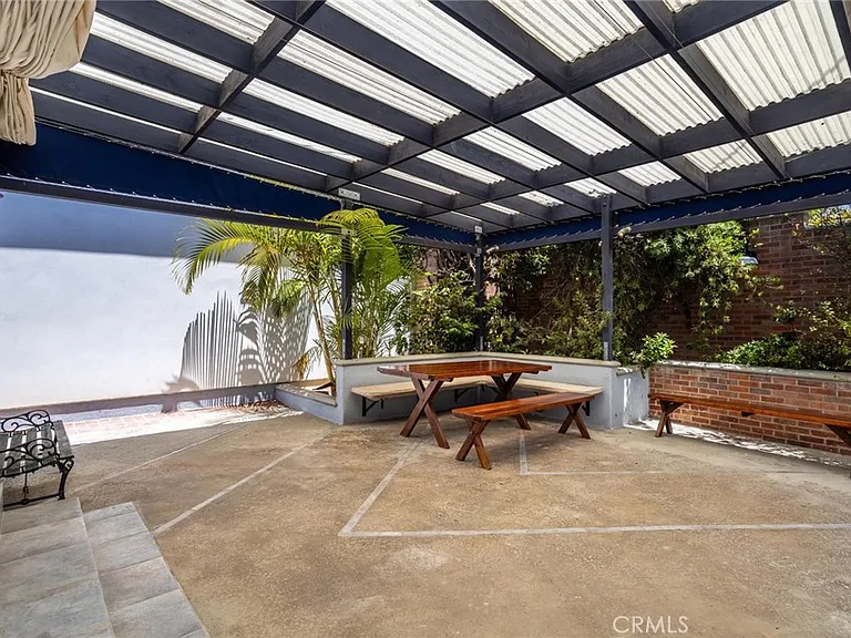 1332 Pearl St — Photo 30