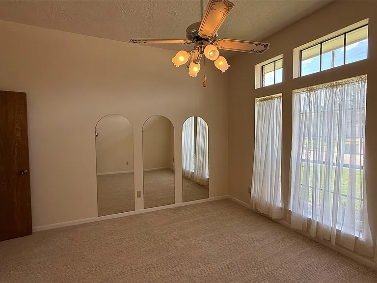 6223 Denmark Dr — Photo 30